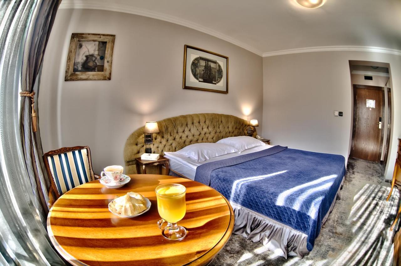 Meg-Lozenetz Hotel Sofia Bagian luar foto