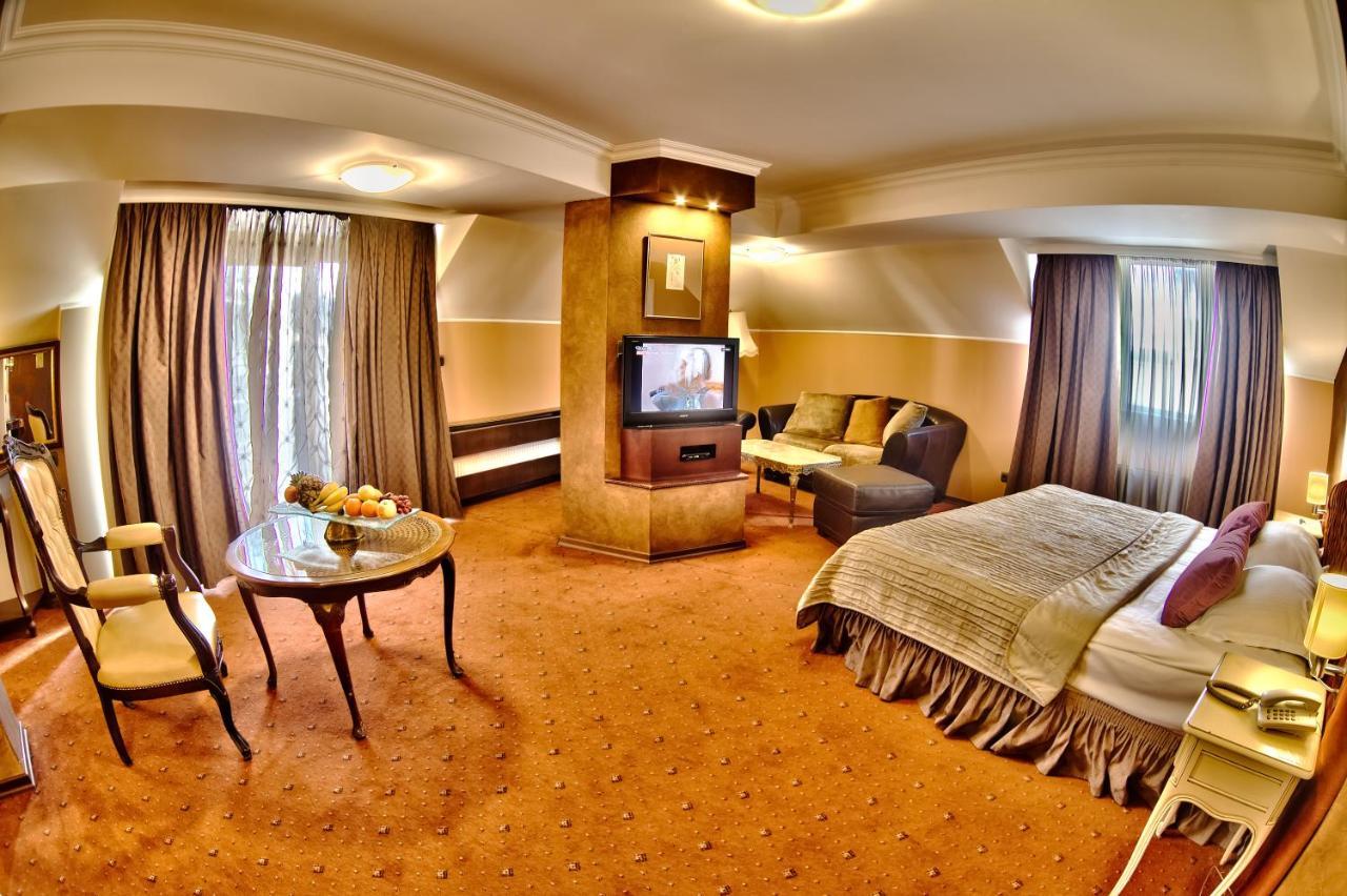 Meg-Lozenetz Hotel Sofia Bagian luar foto