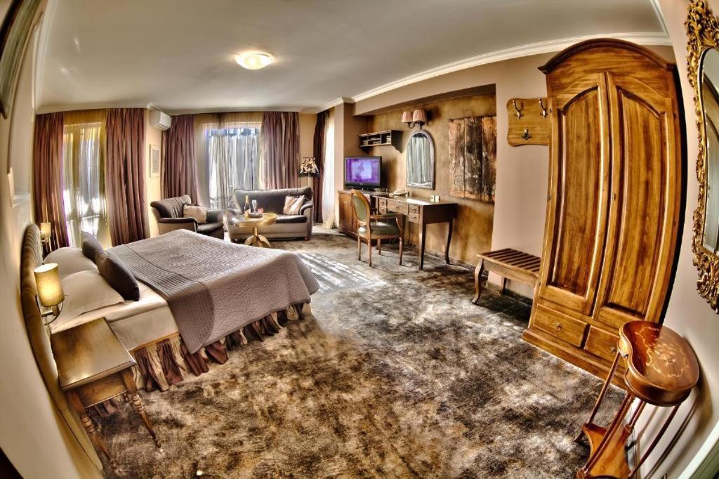 Meg-Lozenetz Hotel Sofia Bagian luar foto