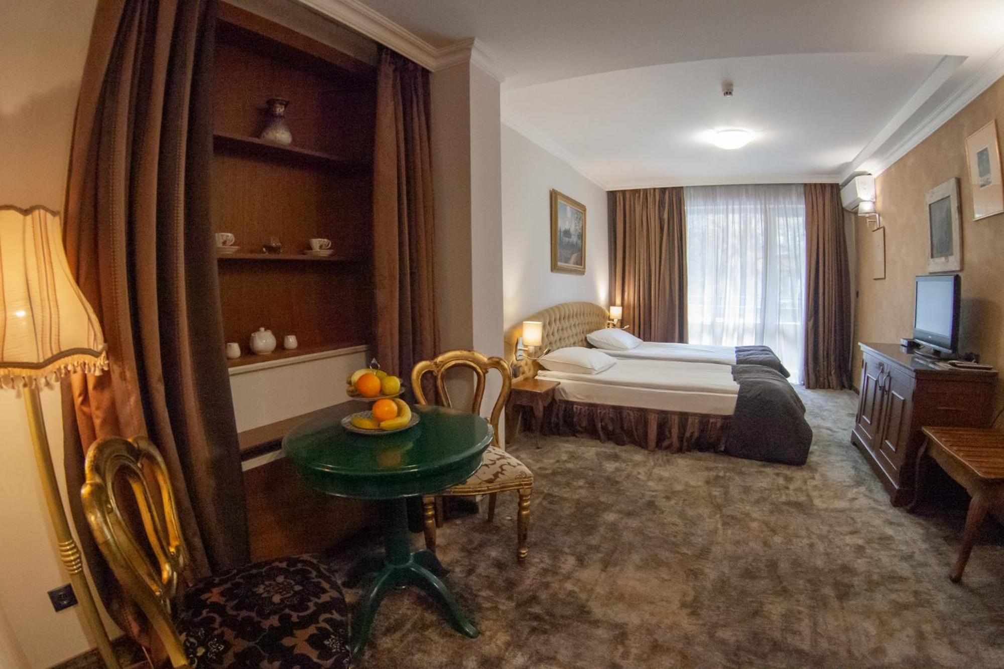 Meg-Lozenetz Hotel Sofia Bagian luar foto